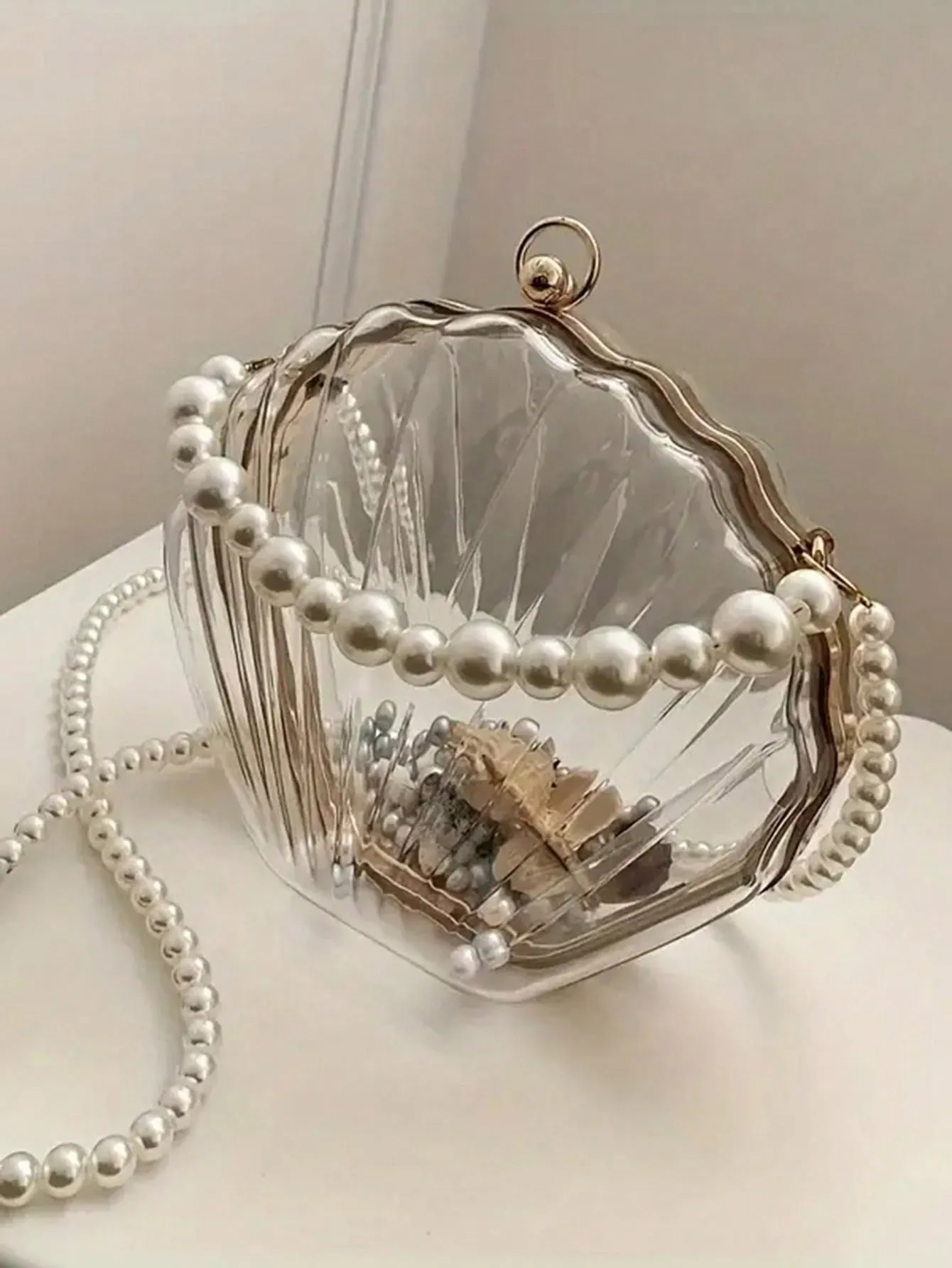 2024 Women's Shell Shaped Clutch: Chic Acrylic Handbag for Beach, Sports & Picnic