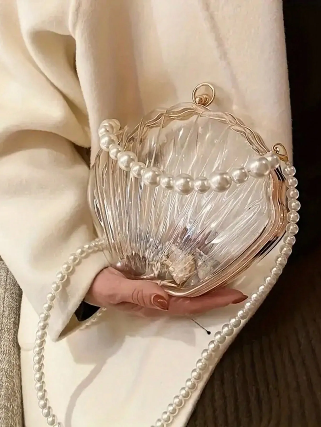 2024 Women's Shell Shaped Clutch: Chic Acrylic Handbag for Beach, Sports & Picnic