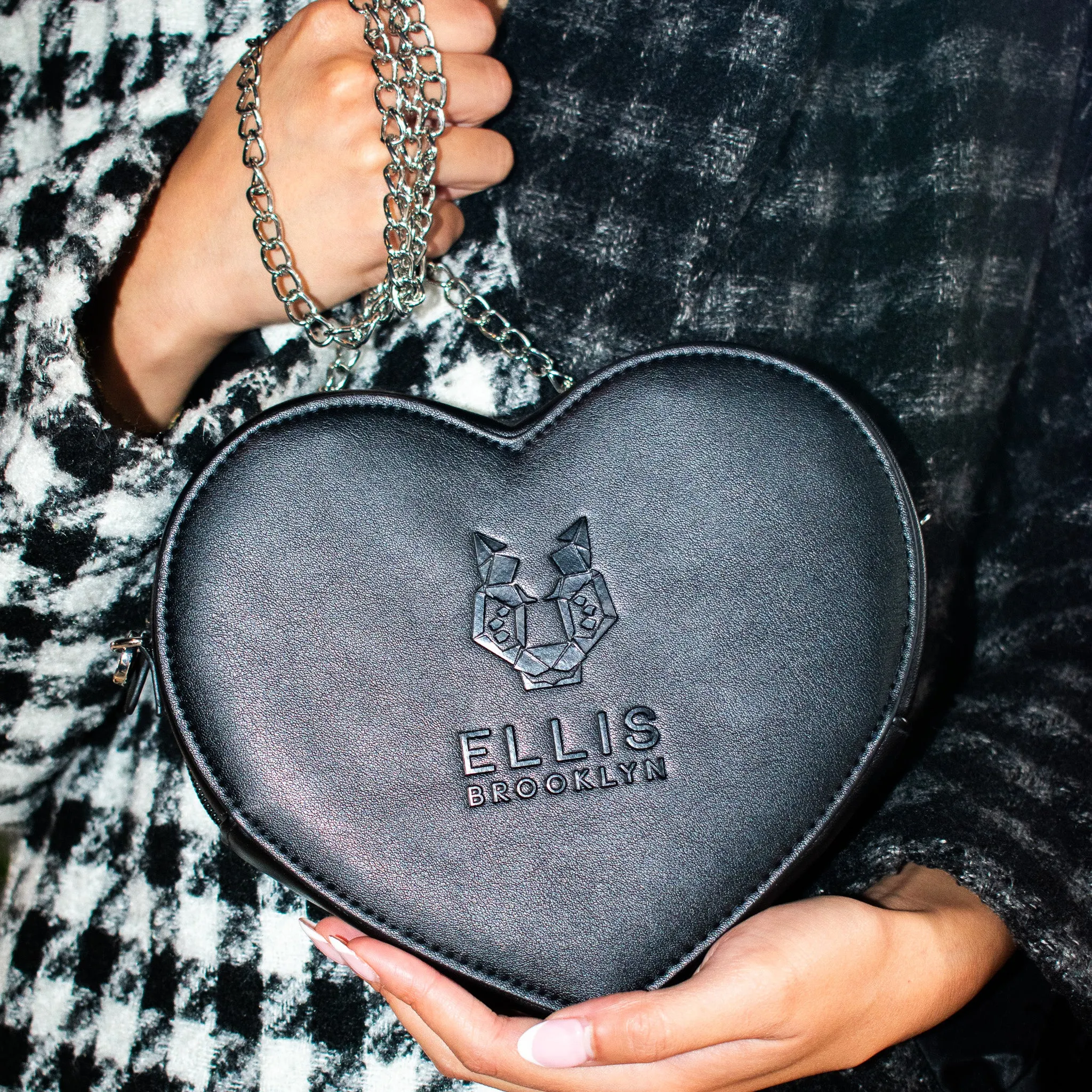 ELLIS BROOKLYN BLACK HEART BAG WITH CHAIN STRAP