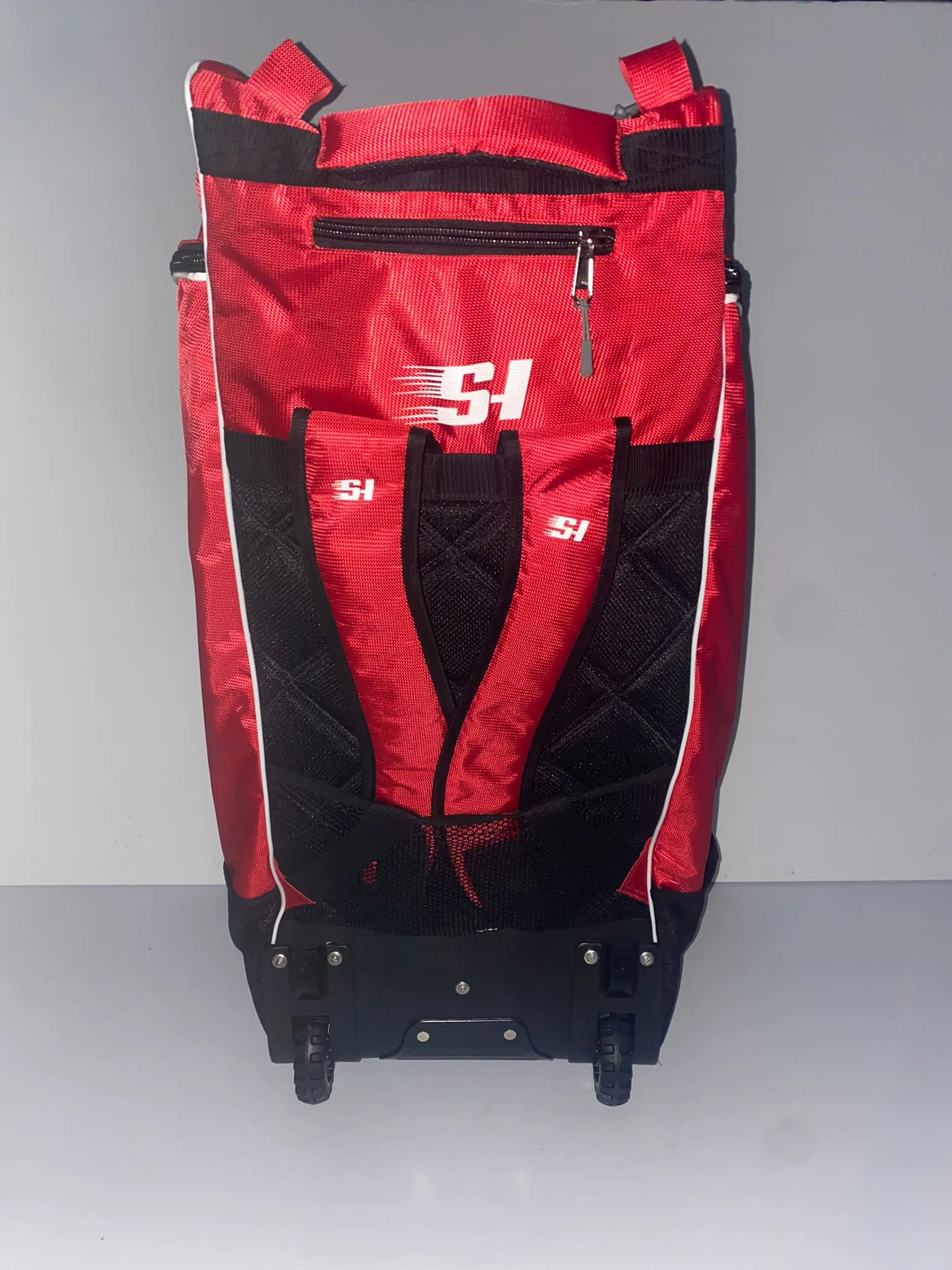 SPORTS HUB KIT BAG PLAYER  EDTION (  wheelie cum duffle )